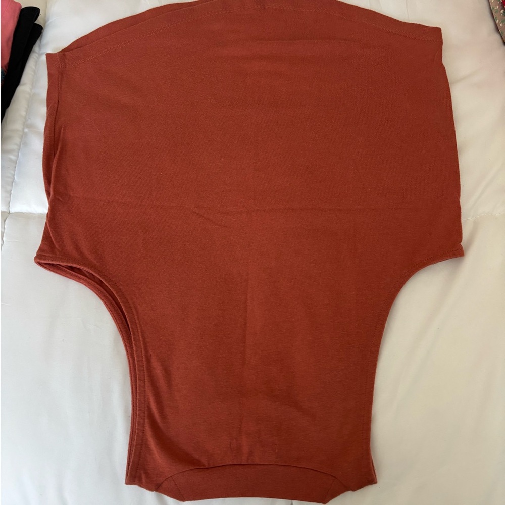 Rust Sleeveless Top - Picture 3 of 3